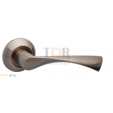 Дверная ручка на круглой розетке PRIMA RM AC-9 медь