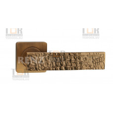 Дверная ручка RENZ "CROCODILE - кожа крокодила" кофе DH 654-02 CF Дверная ручка RENZ "CROCODILE - кожа крокодила" кофе DH 654-02 CF